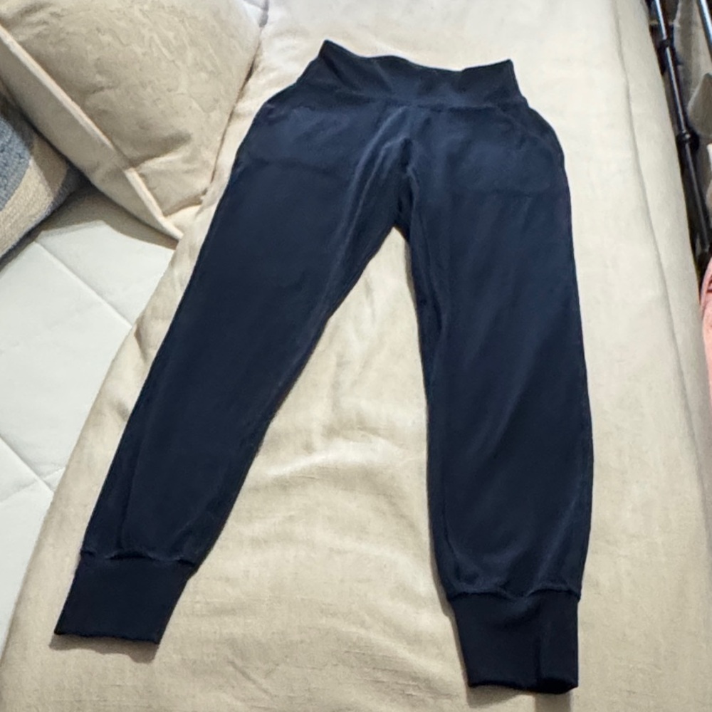Lululemon Align Jogger High Rise Crop
23" Black Women's